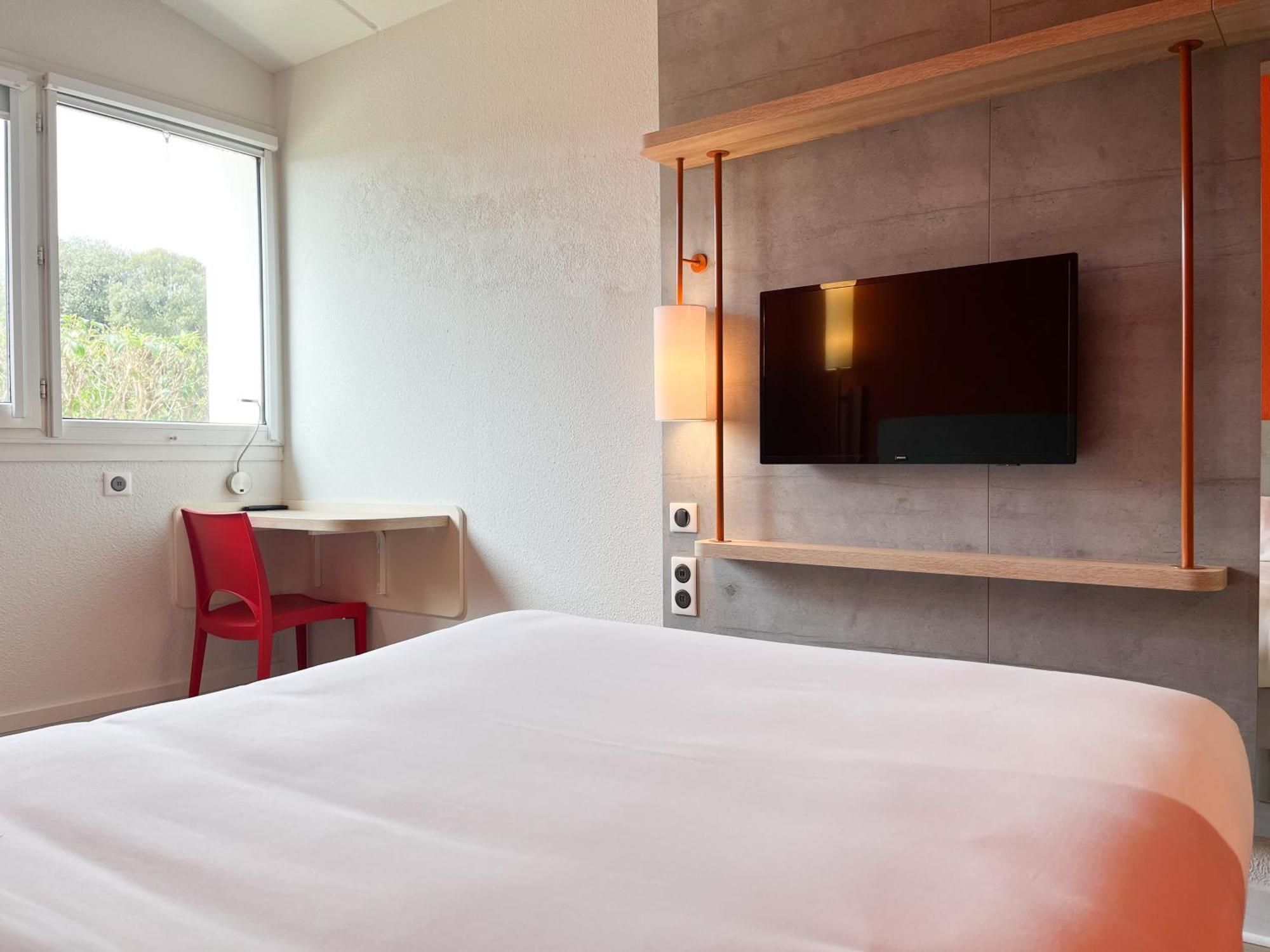 Ibis Budget Saint Christol Les Ales Exteriér fotografie