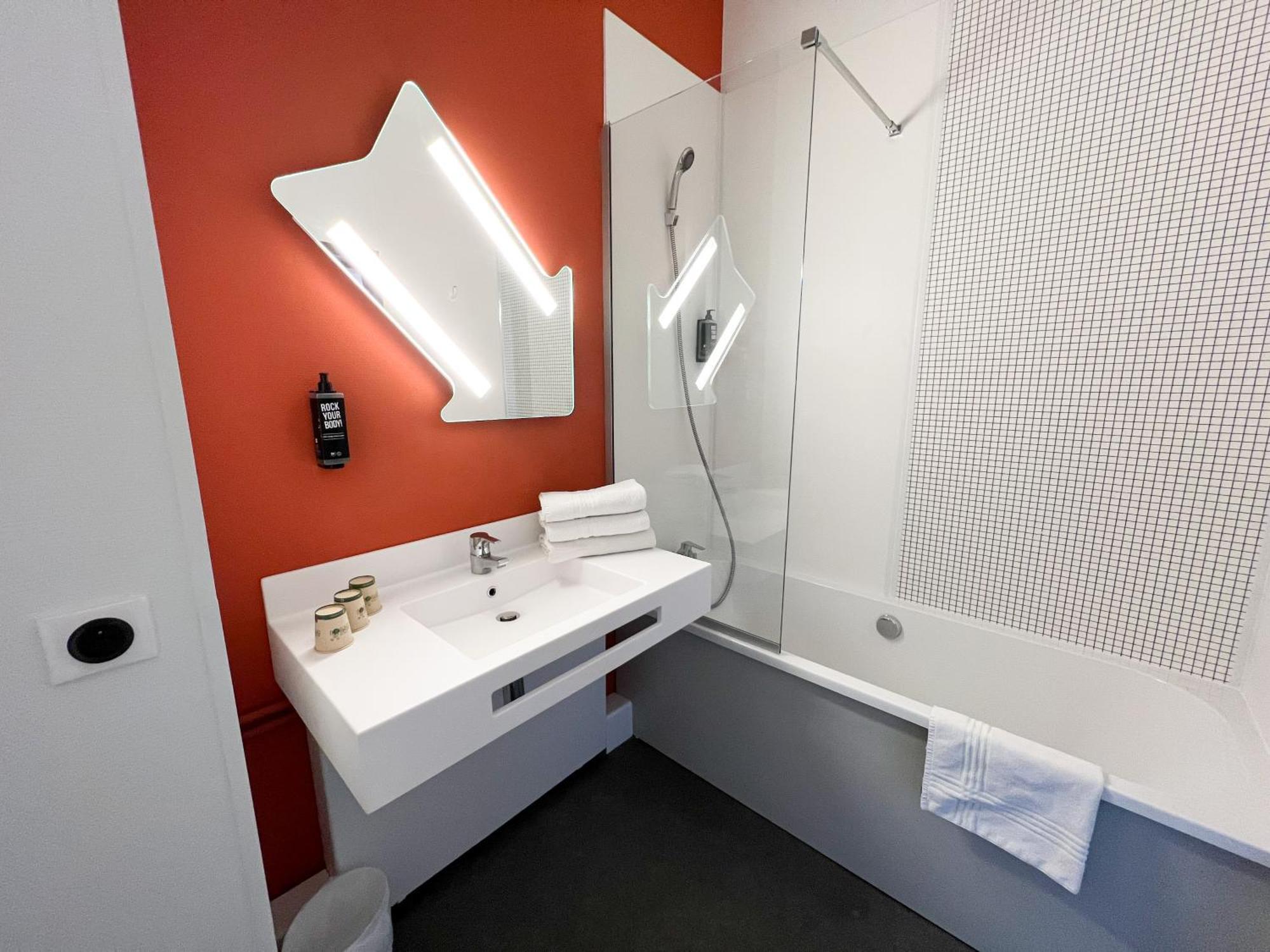 Ibis Budget Saint Christol Les Ales Exteriér fotografie