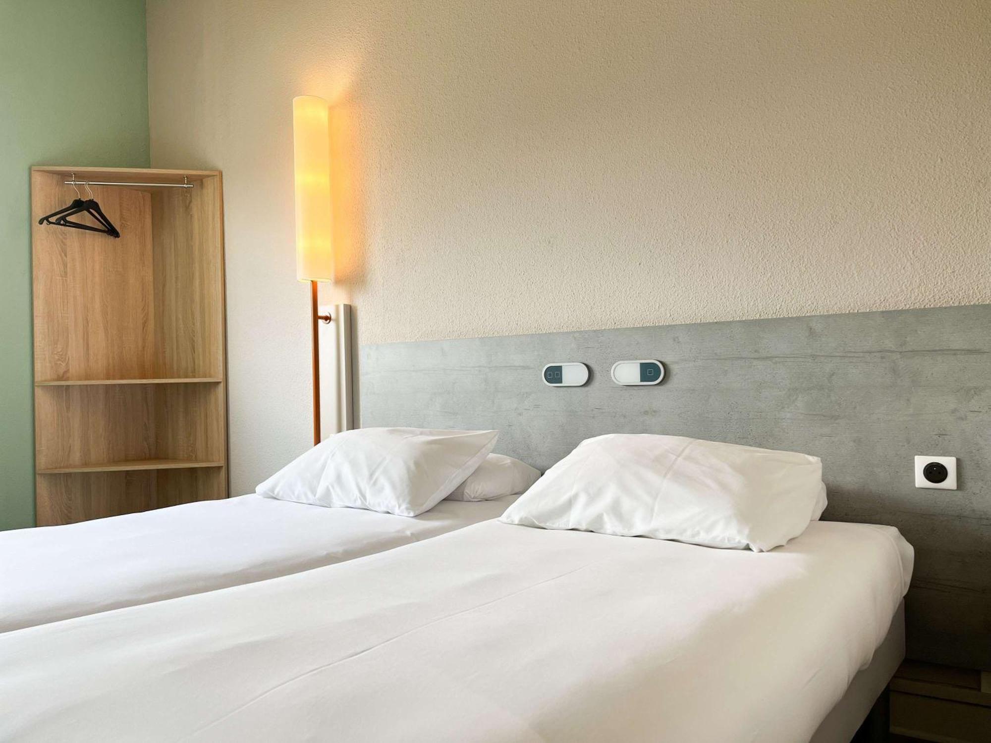 Ibis Budget Saint Christol Les Ales Exteriér fotografie