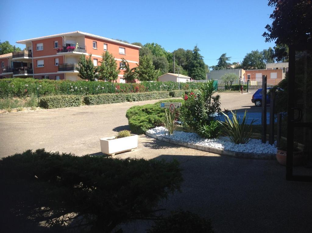 Ibis Budget Saint Christol Les Ales Exteriér fotografie