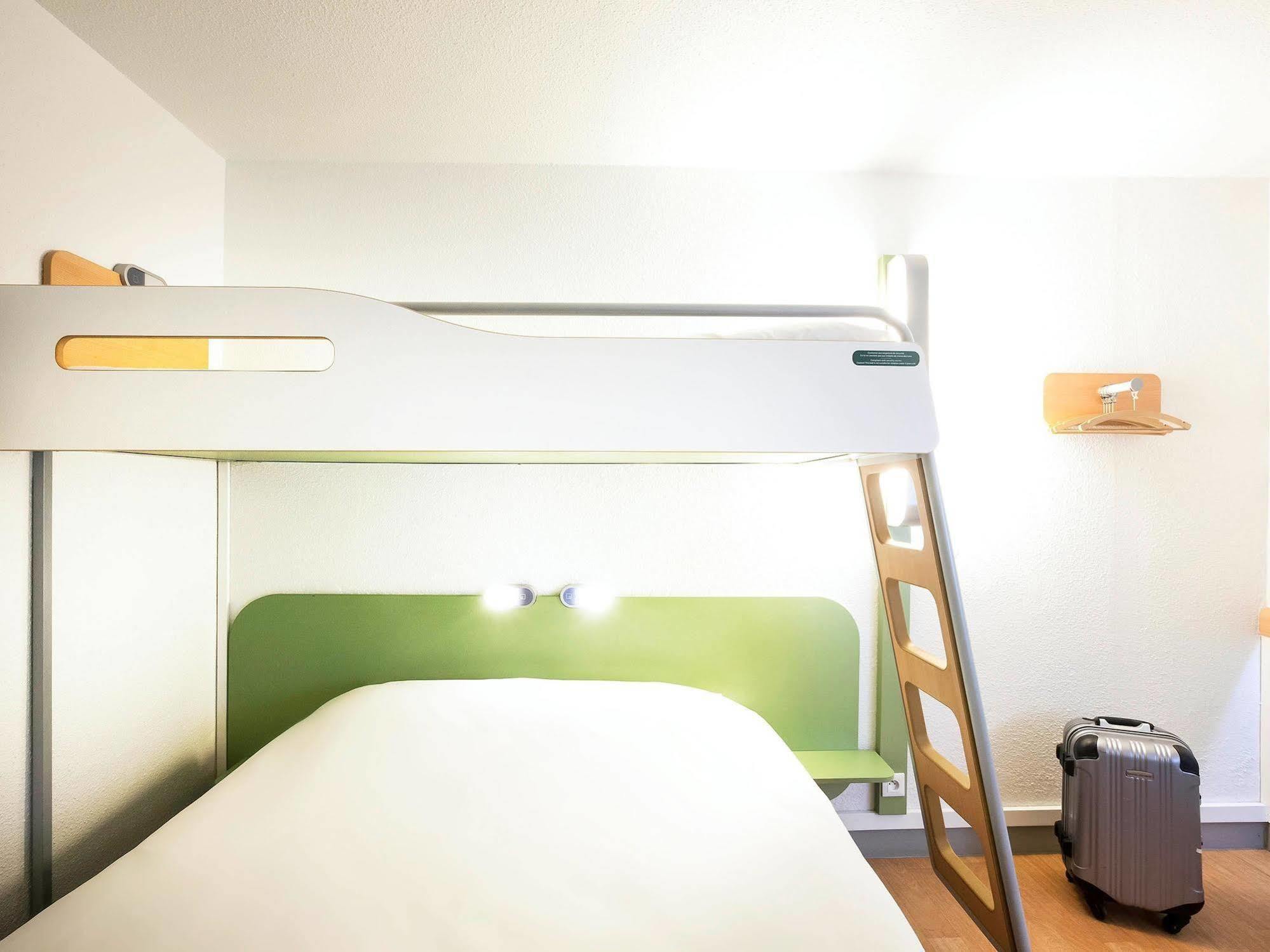 Ibis Budget Saint Christol Les Ales Exteriér fotografie