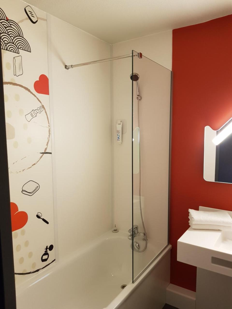 Ibis Budget Saint Christol Les Ales Exteriér fotografie